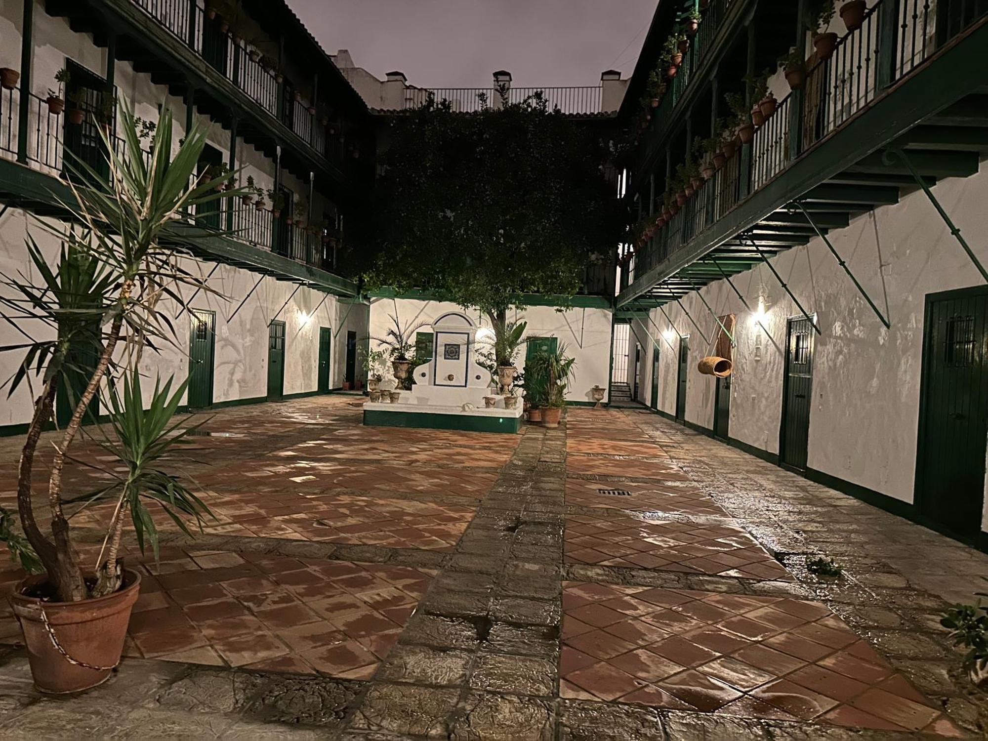 Casa Duque Compartida Familiar 2- Habitacion Bano Propio Seville Exterior photo