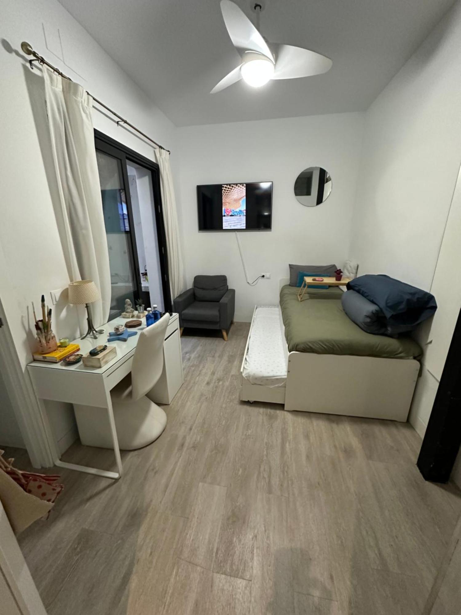 Casa Duque Compartida Familiar 2- Habitacion Bano Propio Seville Exterior photo